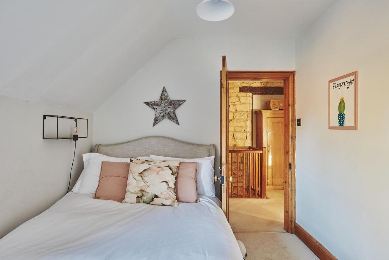 Large Stylish Luxury Cotswold Cottage - Ideal For Families, W/ Ev Charging Andoversford Dış mekan fotoğraf