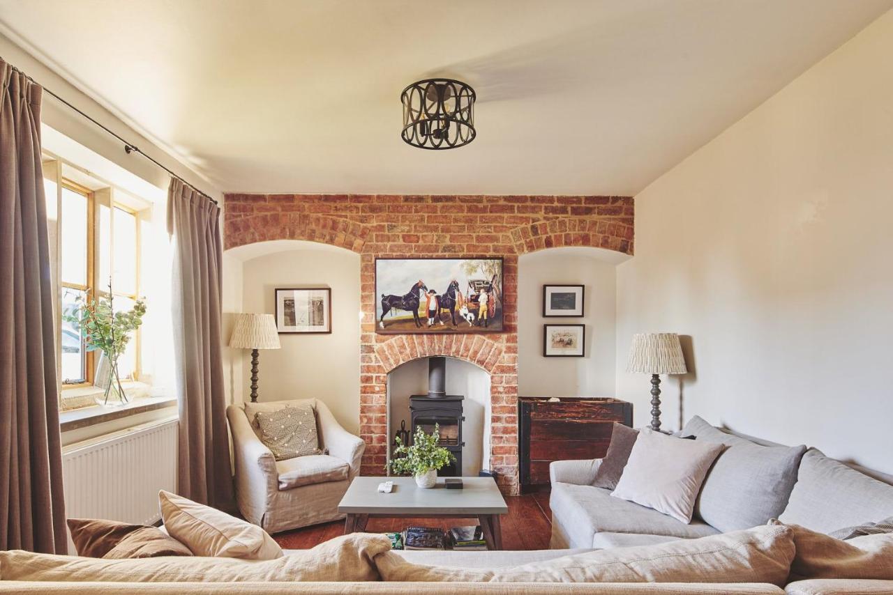 Large Stylish Luxury Cotswold Cottage - Ideal For Families, W/ Ev Charging Andoversford Dış mekan fotoğraf