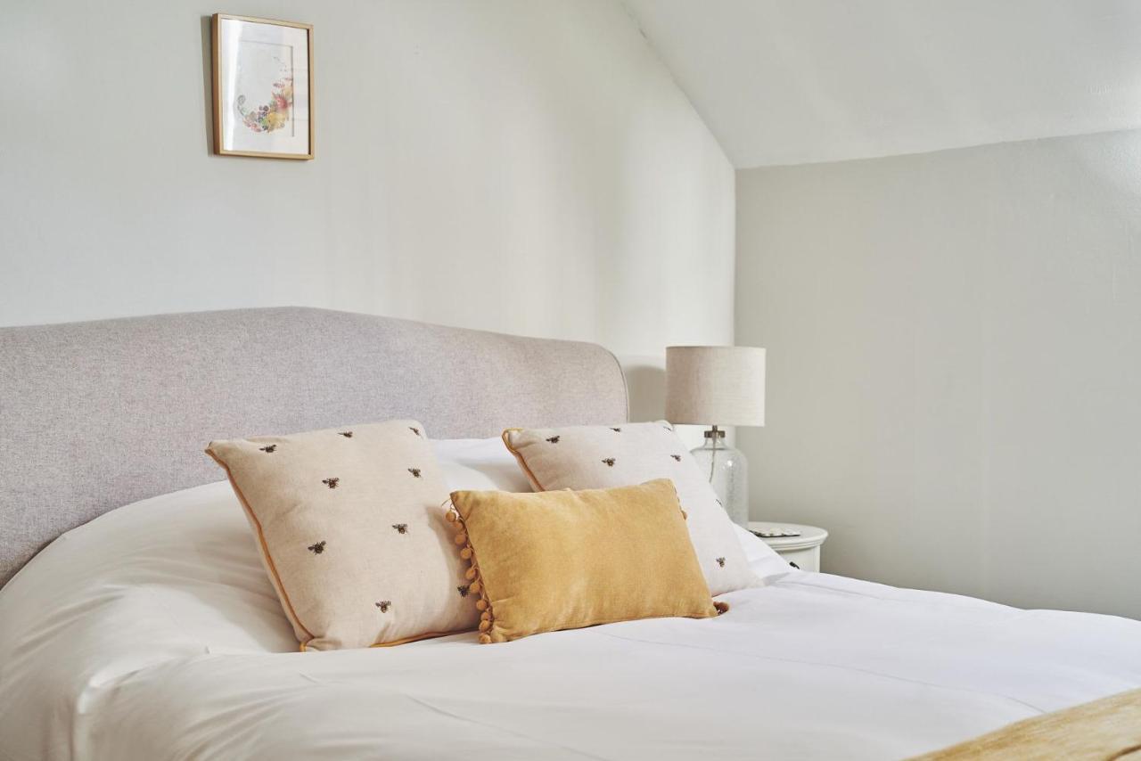 Large Stylish Luxury Cotswold Cottage - Ideal For Families, W/ Ev Charging Andoversford Dış mekan fotoğraf