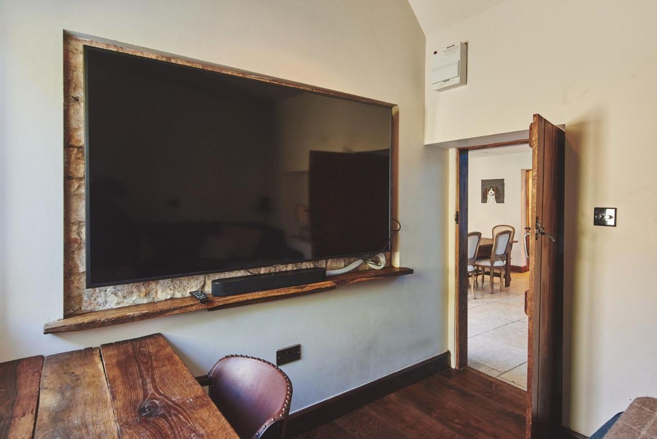 Large Stylish Luxury Cotswold Cottage - Ideal For Families, W/ Ev Charging Andoversford Dış mekan fotoğraf