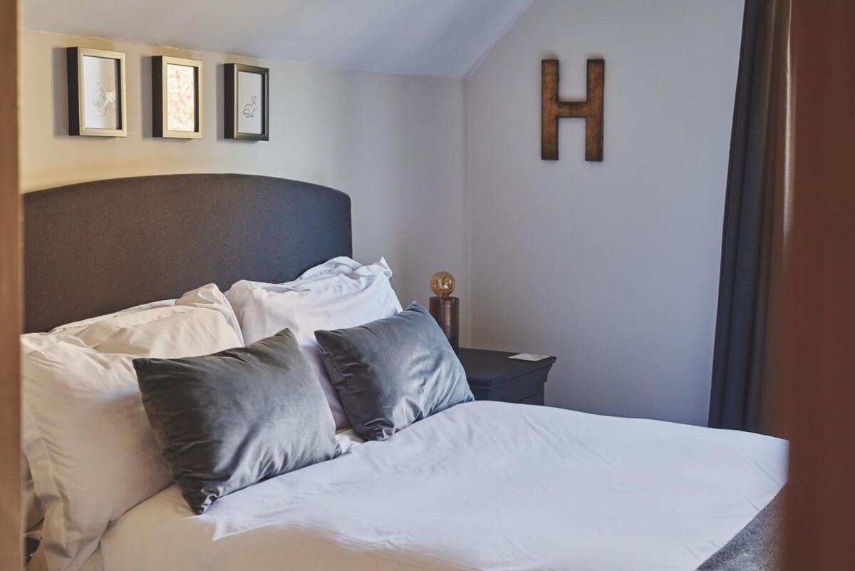 Large Stylish Luxury Cotswold Cottage - Ideal For Families, W/ Ev Charging Andoversford Dış mekan fotoğraf