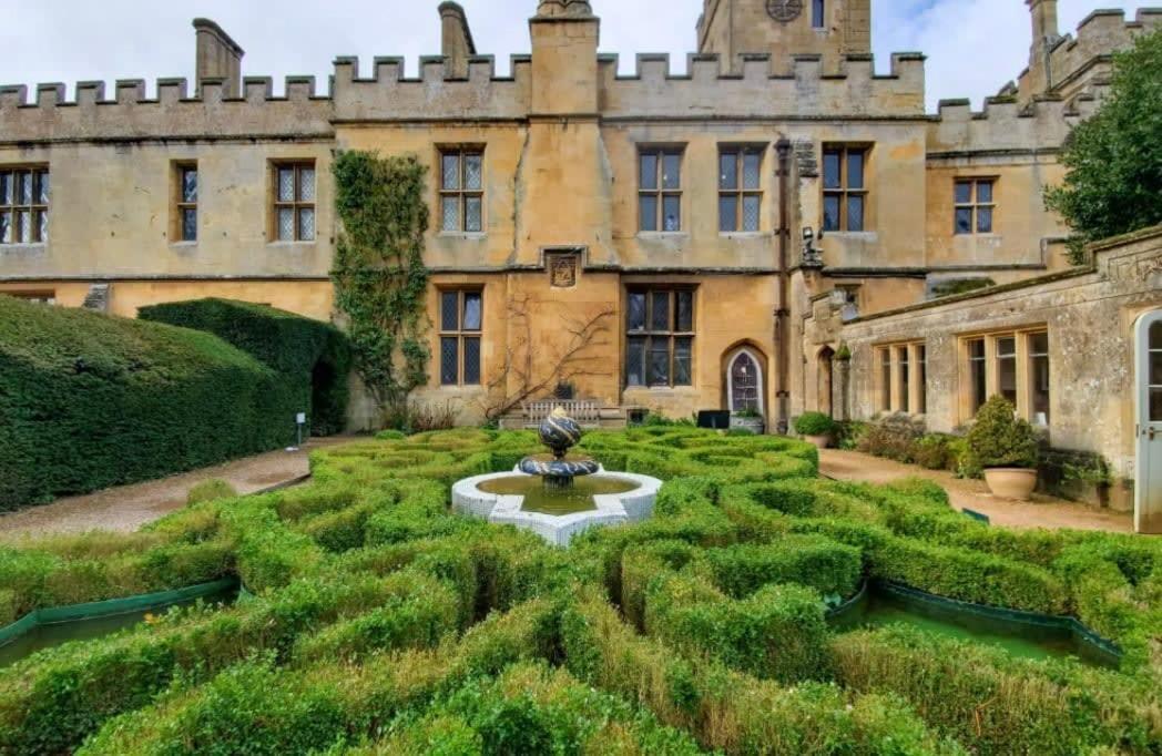 Large Stylish Luxury Cotswold Cottage - Ideal For Families, W/ Ev Charging Andoversford Dış mekan fotoğraf
