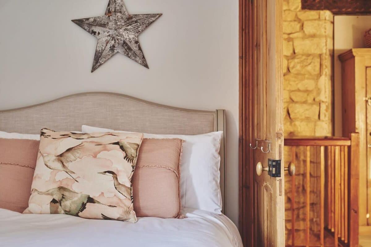 Large Stylish Luxury Cotswold Cottage - Ideal For Families, W/ Ev Charging Andoversford Dış mekan fotoğraf
