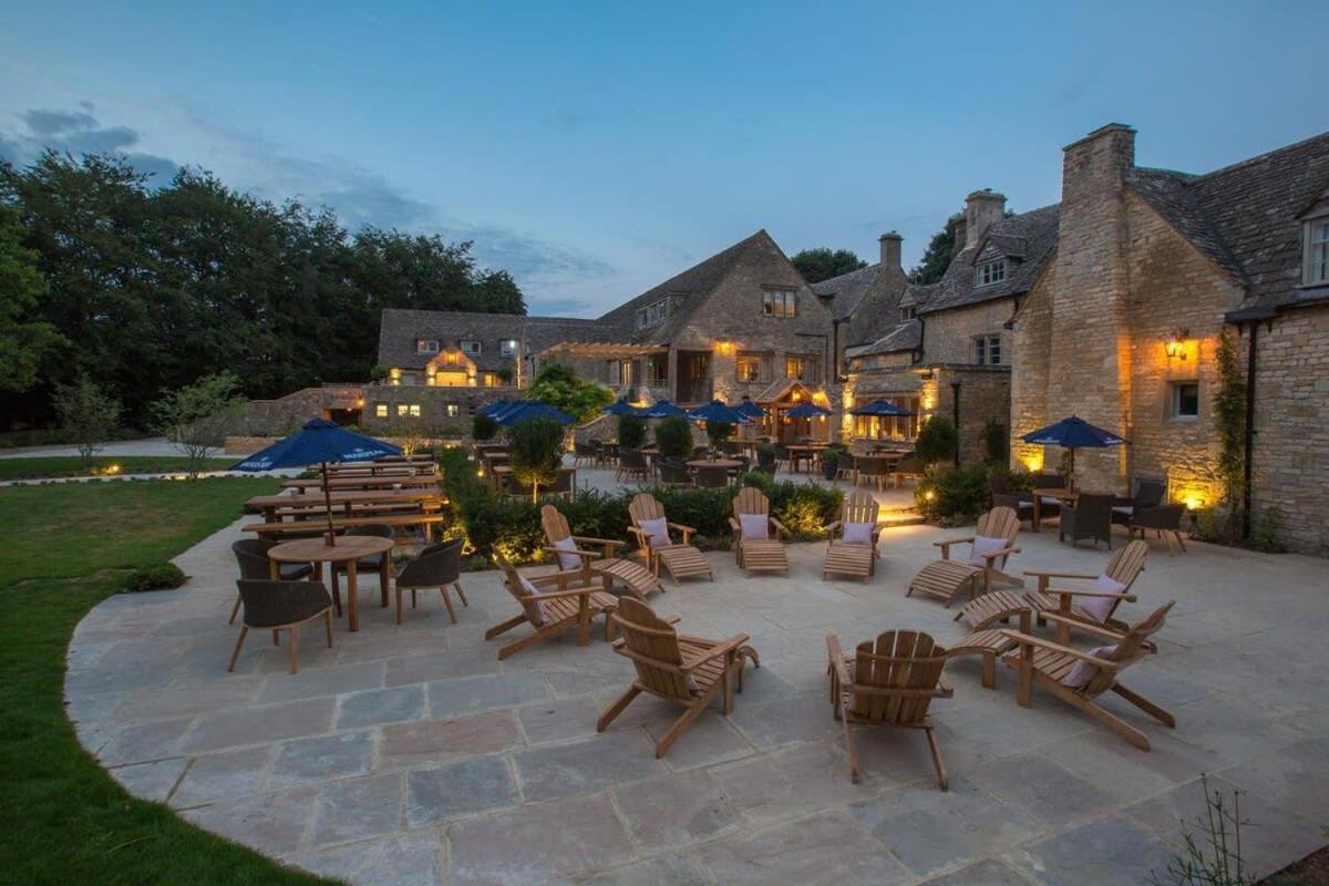 Large Stylish Luxury Cotswold Cottage - Ideal For Families, W/ Ev Charging Andoversford Dış mekan fotoğraf