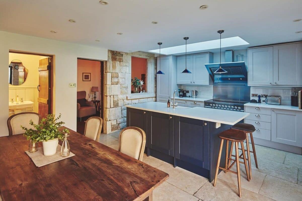 Large Stylish Luxury Cotswold Cottage - Ideal For Families, W/ Ev Charging Andoversford Dış mekan fotoğraf