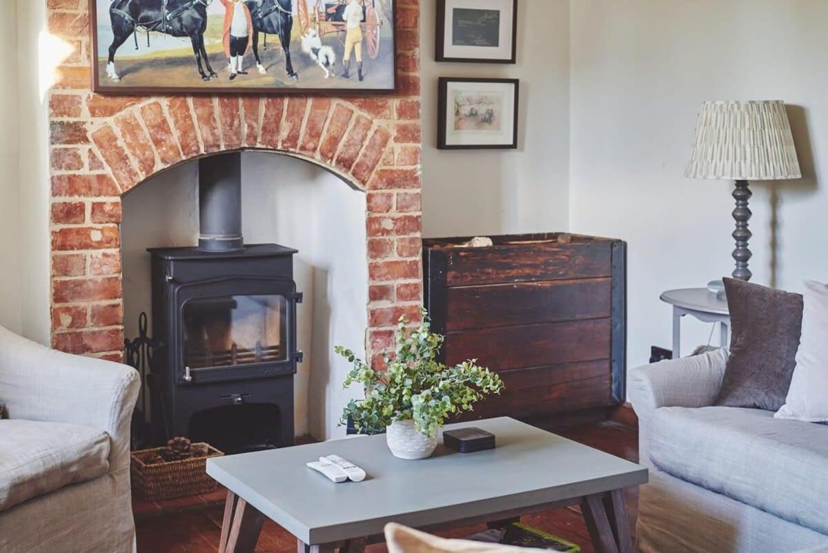 Large Stylish Luxury Cotswold Cottage - Ideal For Families, W/ Ev Charging Andoversford Dış mekan fotoğraf