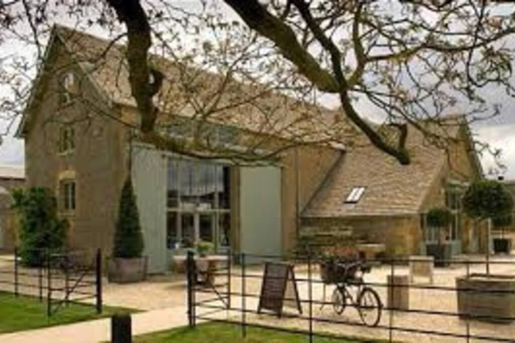 Large Stylish Luxury Cotswold Cottage - Ideal For Families, W/ Ev Charging Andoversford Dış mekan fotoğraf