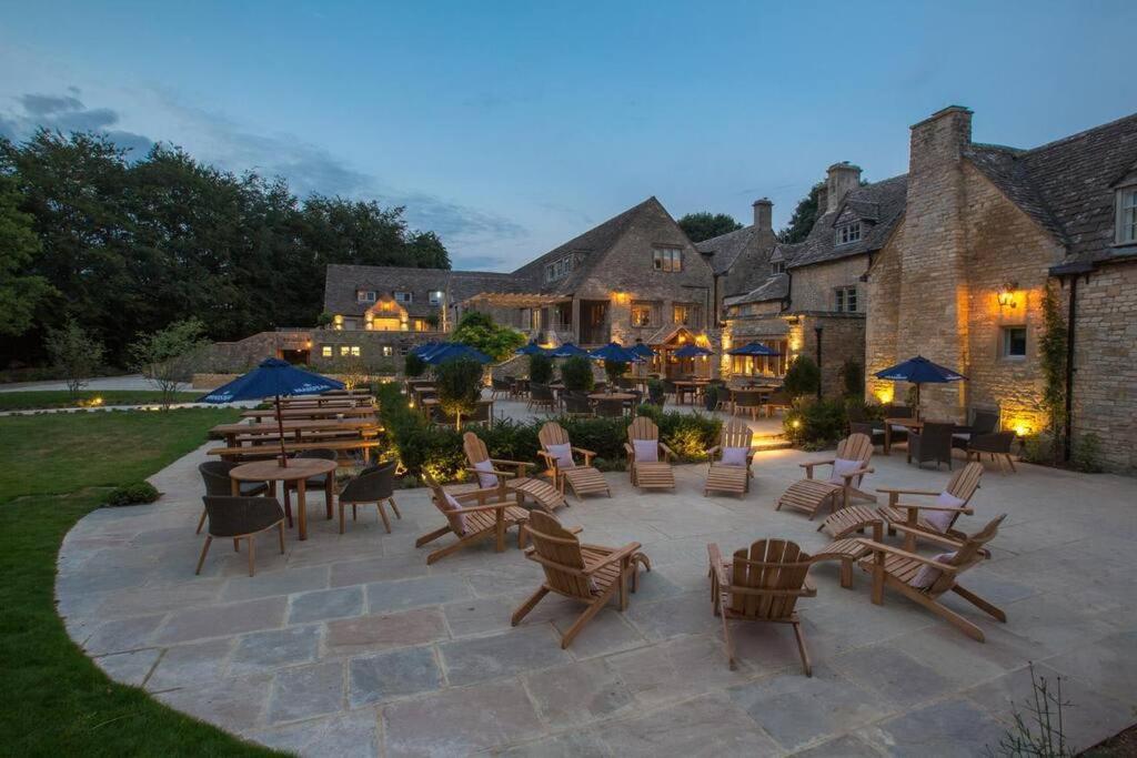 Large Stylish Luxury Cotswold Cottage - Ideal For Families, W/ Ev Charging Andoversford Dış mekan fotoğraf