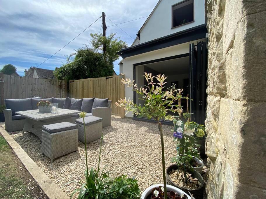 Large Stylish Luxury Cotswold Cottage - Ideal For Families, W/ Ev Charging Andoversford Dış mekan fotoğraf